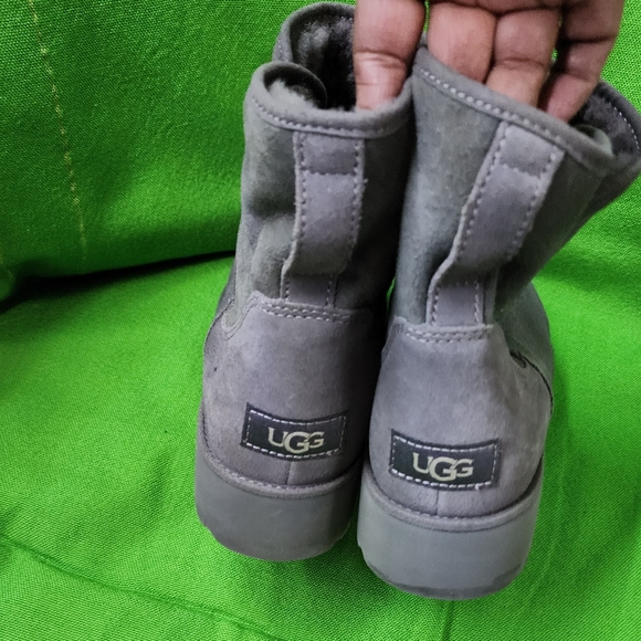 UGG Women's Classic Mini II Winter Boots Grey Ankle Authentic Size8 - Picture 2 of 15